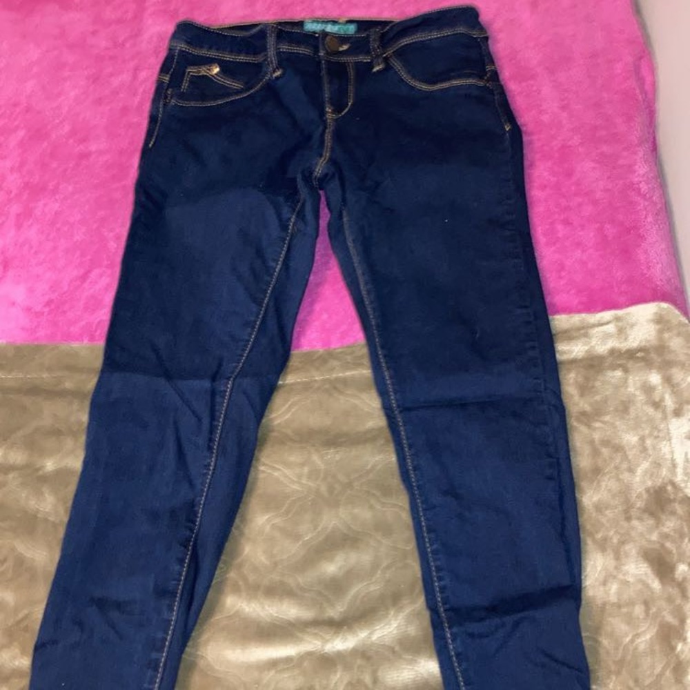 dark “wanna betta butt?” jeans, size 9